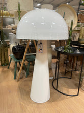 Load image into Gallery viewer, Lampadaire champignon en métal
